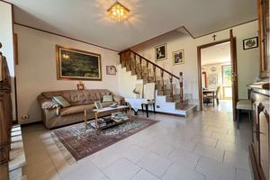 NEL CUORE DEL PAESE - CASA INDIPENDENTE CON VISTA