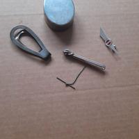 Quattro oggetti in argento 800