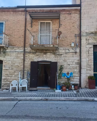 Campolieto CB - Casa ristrutturata su due livelli