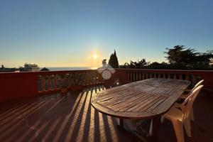 MULTILOCALE A GENOVA