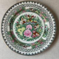 Piatto orientale decorato