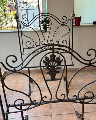 letto singolo in ferro battuto