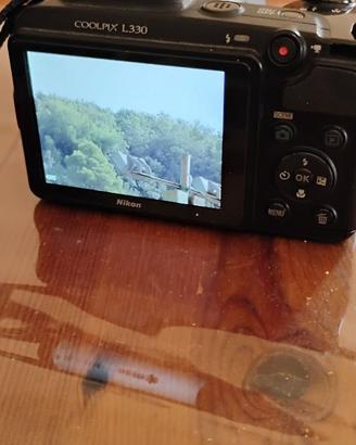 Nikon Coolpix L330