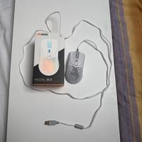 Mouse gaming glorous model o2 bianco