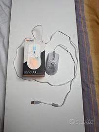 Mouse gaming glorous model o2 bianco