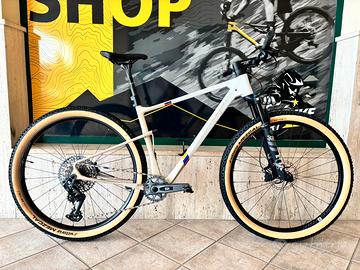 Lee Cougan Innova Leo Paez 2024 L