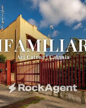 Villa di 258 m² con più di 5 locali a Aci Catena