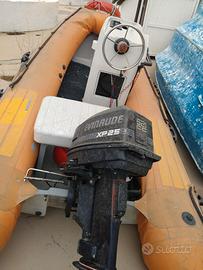Gommone con motore 25 CV