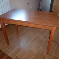 Tavolo rettangolare allungabile