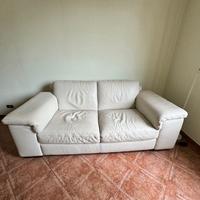 DIVANO in pelle Divani e Divani