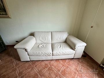 DIVANO in pelle Divani e Divani