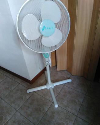 Ventilatore a piantana 