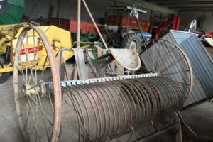 Raccoglitore fieno antico