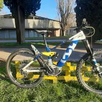 Bicicletta Elettrica Husqvarna Hard Cross HC8