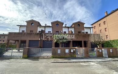 Villa a schiera centrale, su tre livelli