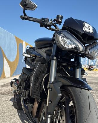 Triumph street triple 765 RS
