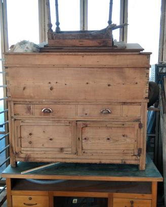 Madia in legno antica con cassetto