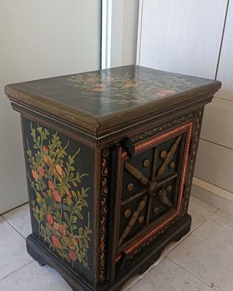 Comodino etnico in legno massello decori floreali
