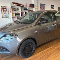 Lancia Ypsilon 1.0 FireFly 5 porte S&S Hybrid Gold