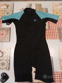 Muta nuoto bambino