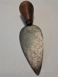 Antico coltello per parmigiano