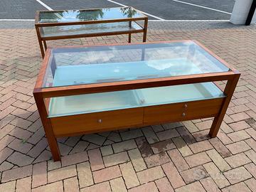 Tavoli in ciliegio/vetro per negozio