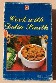 COFANETTO -COOK WITH DELIA SMITH - 1981 - 4 Volumi