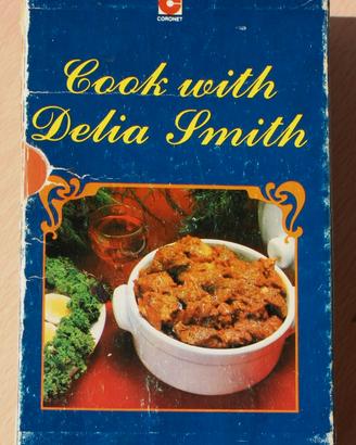 COFANETTO -COOK WITH DELIA SMITH - 1981 - 4 Volumi