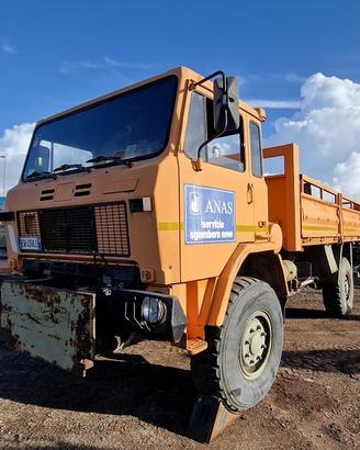 Iveco acm 90 con di attacco lama neve