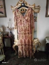 Abito lungo in seta e pizzo ricamato