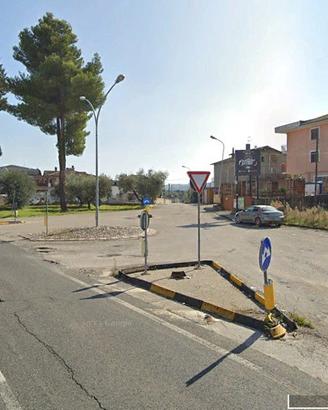 Locale commerciale vari usi