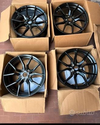 Cerchi 8 X 18 Ford Volvo  5x108 Nuovi con gomme