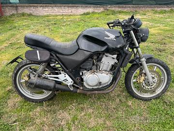 Honda cb 500 cafe race iscritta asi