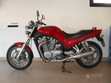 Suzuki vx800