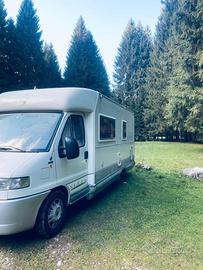Camper semintegrale Elnagh