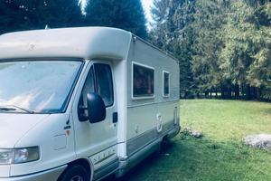 Camper semintegrale Elnagh