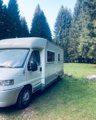 Camper semintegrale Elnagh