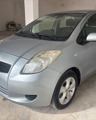 Toyota Yaris 1.0 5 porte