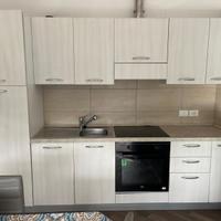 Cucina completa di elettrodomestici