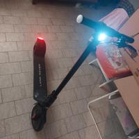 Monopattino elettrico Land Rover