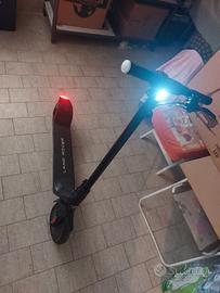 Monopattino elettrico Land Rover