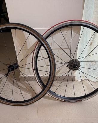Ruote Shimano 9V + Elite Coperton per rullo