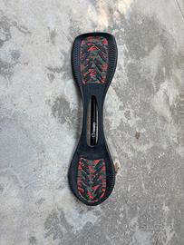 Skateboard a due ruote nero OXELOBOARD