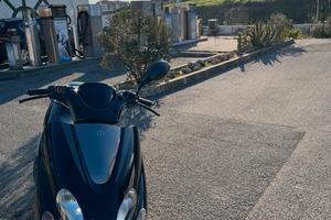 Yamaha Majesty SP limited edition 150cc smembro