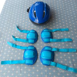 Casco bimbo con protezioni blu
