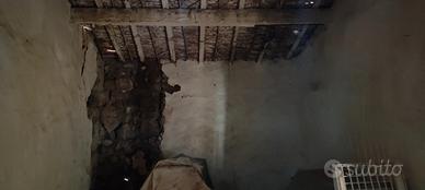 Rudere da ristrutturare completamente