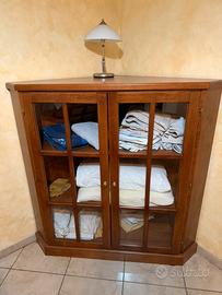 mobile angolare in legno