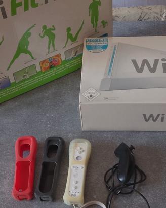 wii bianca e Wii balance board boxati 