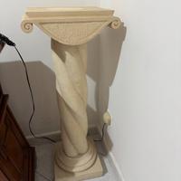 Colonna in pietra leccese