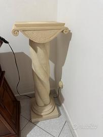 Colonna in pietra leccese